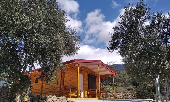 Agía Eiríni Cabina | Encantadora Eco-Casa de madera en la naturaleza virgen que rodea Sougia