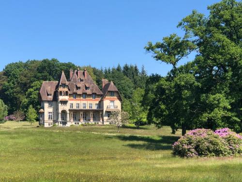Bagnoles-de-l'Orne Cama Y Desayuno | Chateau du Gue aux Biches