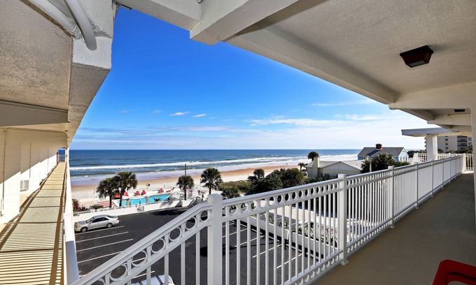 Bostroms Lower Ormond Beach Hotel | Chateau Mar Beach Resort