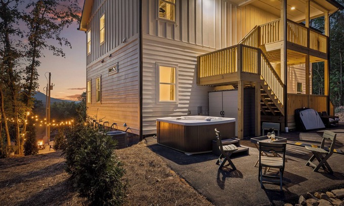 Rossville Cabina | Chatt Vistas-4bdr-2Units-Theater-Hot Tub-Sleeps15+