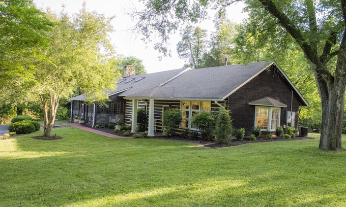 Ashland City Cabina | Cheekwood Historic Birdsong Lodge convenientemente ubicado en el centro de Nashville, TN