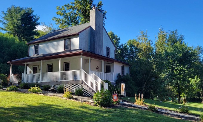 Barto Otro | Cheerful 3 bedroom country home with a pool