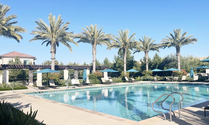 Irvine Research Center Casa | Cheerful 3b3b with swimming pool&BBQ