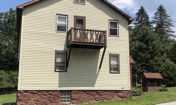 Robertsdale Casa | CHEERFUL 4 BEDROOMS GETAWAY HOME NEAR LAKE