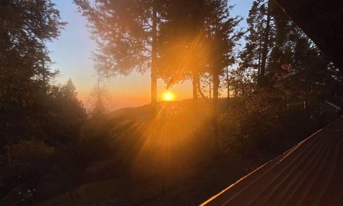 Pauma Valley Cabina | Cheerful Bluebird Crest Cabin with indoor fireplace