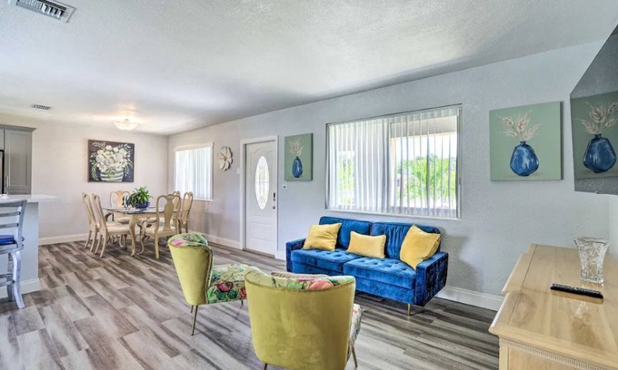 Golden Glades Casa | Cheerful Miami Escape w/ Lake Access
