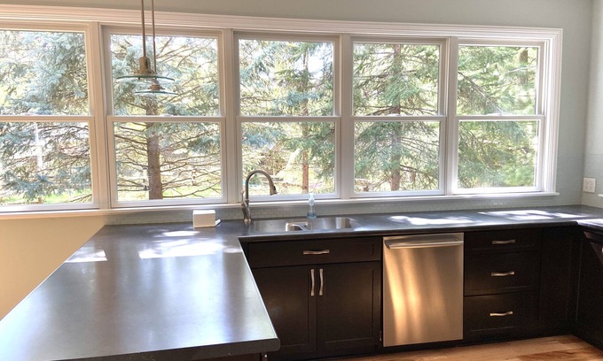 West Lafayette Casa | Cheerful Spacious 4 bd Home Walks to Purdue, Sports, and Golf, & Game Arcade!