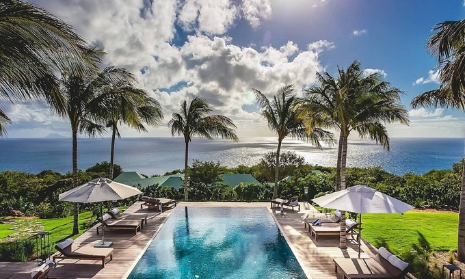 Gouverneur Villa | Chef included by Fantasia Villas: Maison Blanc Bleu