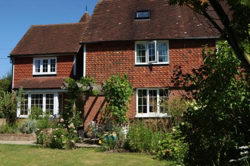 Ewhurst Green Casa | Cherry Garden Cottage