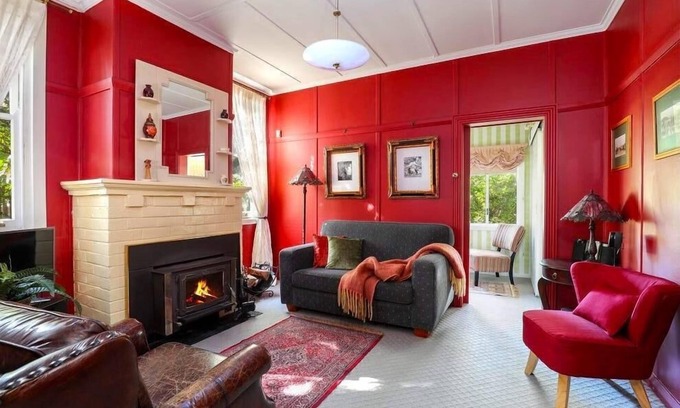 Leura Cabaña | Cherry Tree Cottage - Old-World Cottage, 3 Bedroom, A/C, Fireplace, Bath, Garden