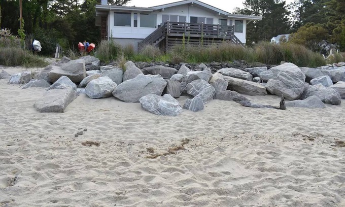 Point Lookout Casa | 🏖 2 Homes in 1 – Private Beach, Sleeps 14, w Fire Pit, Kayaks, WiFi, Near DC