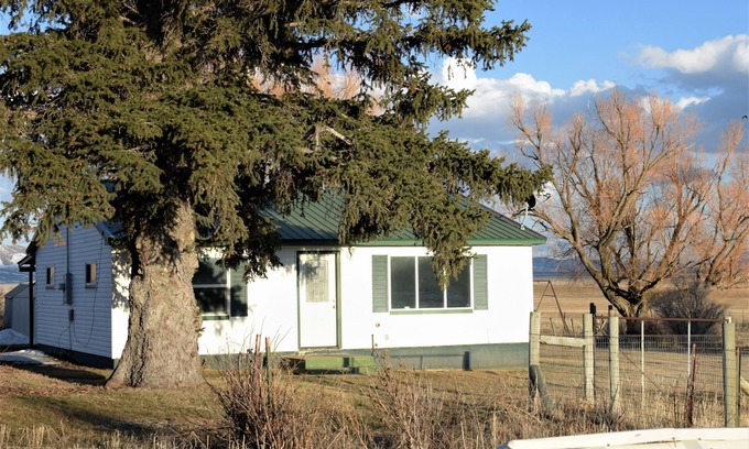 Caribou County Cabaña | Chesterfield-Lava Hot Springs - Farm Cottage