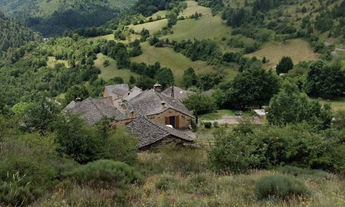 Ispagnac Casa | Chez Annaïk, 17th century farmhouse, an exceptional view of the Causse Méjean