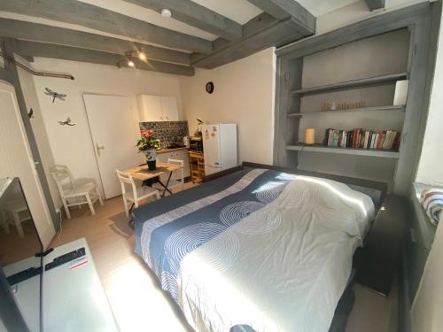 Chambon-sur-Voueize Apartamento | Chez Nono - Studio chaleureux proche thermes