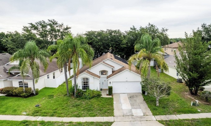 Sunrise Lakes Casa | Chic 3BR Retreat w/ Pool Near Disney Magic