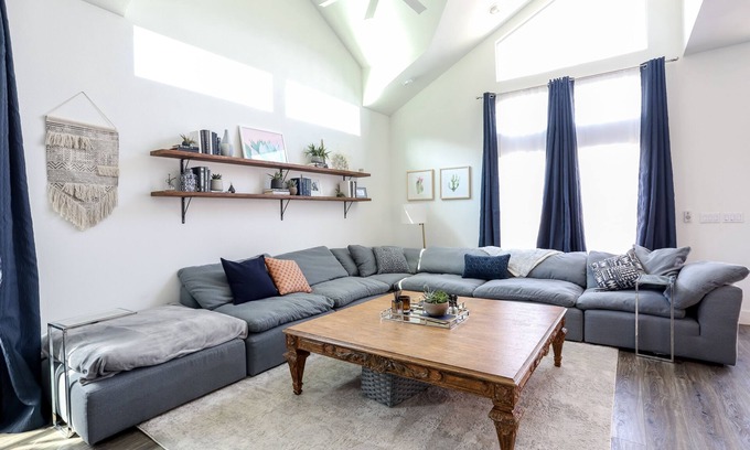 Galindo Casa | Moderno, espacioso, lujoso y cómodo - 3bd / 2ba Galindo Home