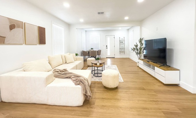 Sun Bay South Casa | Chic South Tampa dreamy house