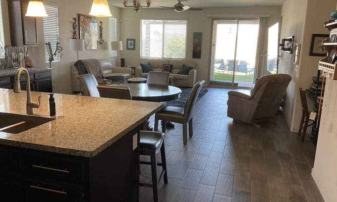 Camino a Lago Casa | Niños, Discapacitados, Senior friendly Nuevo 4 dormitorios, cerca de Sun City, Estadios