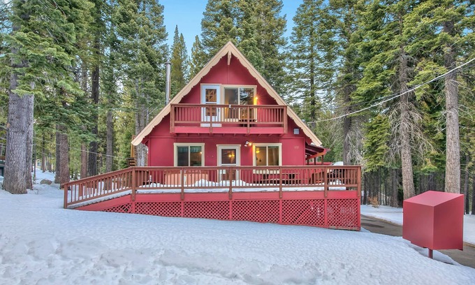 North Upper Truckee Cabina | Cholula 811c 4 Bedroom Cabin by RedAwning