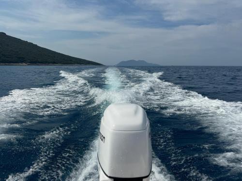 Vlore Alquiler De Eote | Chosen Boat Trip by T