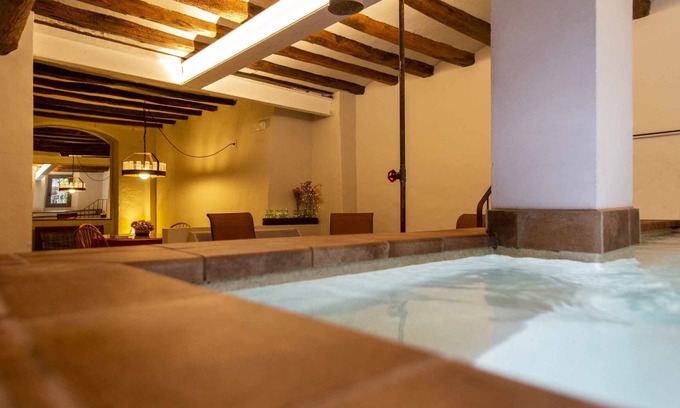 Olot Apartamento | Cistellaire, con acceso a piscina interior