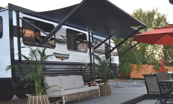 Temecula Casa | Citrus Grove in Temecula Wine Country - Resort like accommodations with Jacuzzi