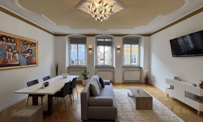 Landau in der Pfalz Apartamento | City apartment with 58sqm in the heart of Landau in a historic old building