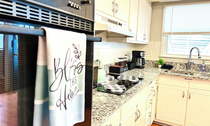 Winston - Salem Casa | Classic Southern Home w/Hot Tub & King Bed