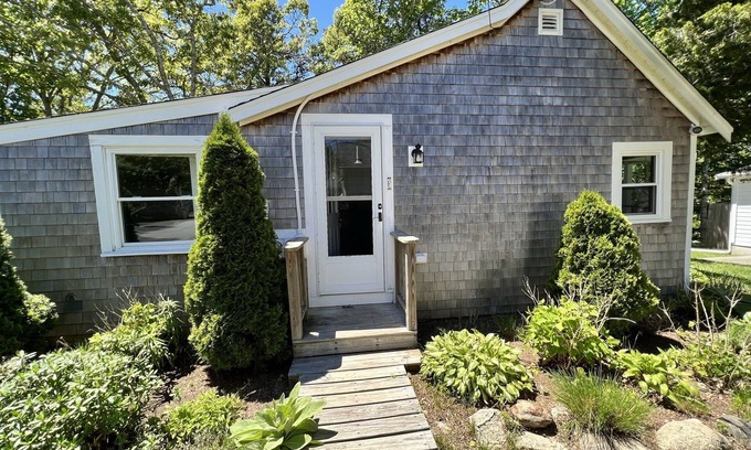 Brewster Cabaña | Clean and Cute Brewster Cottage