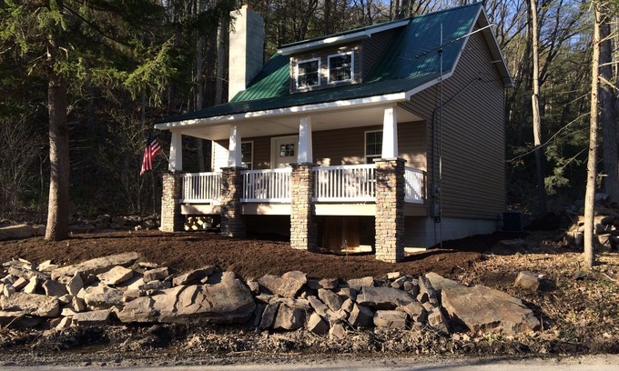 Swengel Cabaña | Cottage con Encanto Junto Penns Creek, Waterviews, Wi-Fi, Apple TV, Fuego al aire libre