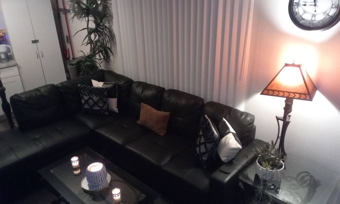 Tower District Apartamento | Clean Modern Apartment in Tower District Walk to Nightlife Host On-Site