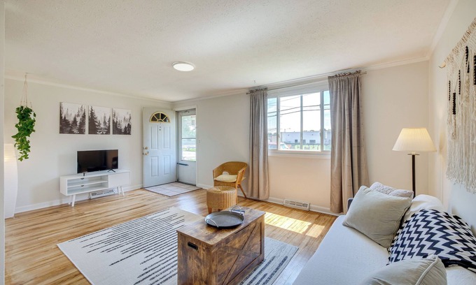 Cleveland Cabaña | Cleveland Home w/ Fenced Yard ~ 10 Mi to Downtown!