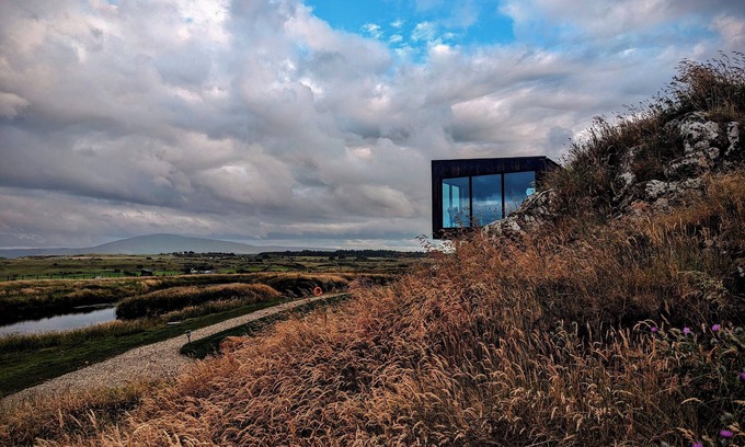 Ballycastle Cabina | Cliff Top Retreat with Private Hot tub (Cab2)