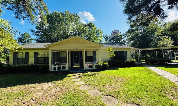 Camden Casa | Close to downtown Camden! Sleeps 6