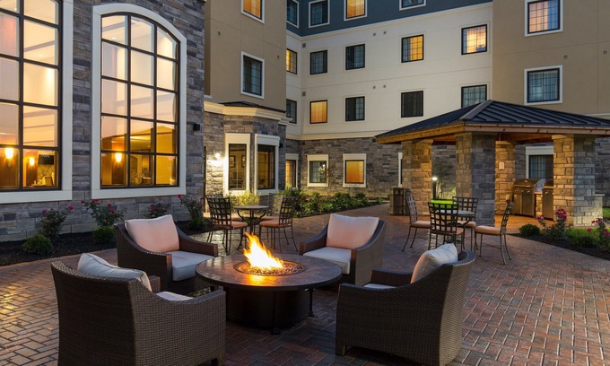 Folsom Apartamento | Close to Folsom Lake! Comfortable Studio Suite | Complimentary Breakfast