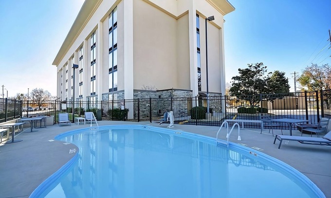 Athens Hotel | Close to Georgia Museum of Art! Free Breakfast and Parking, Pool, Pet-friendly!