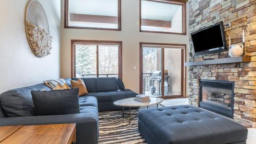 Vail Casa | Cloud 9 by AvantStay Located at the Base of Vail Ski Resort w Community Pool Hot Tub
