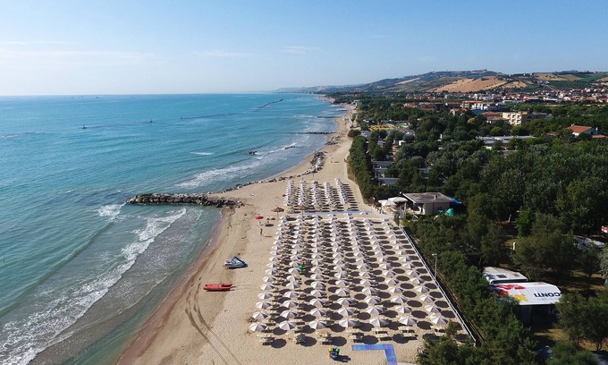 Cologna Spiaggia Otro | Club Del Sole Stork Family Collection