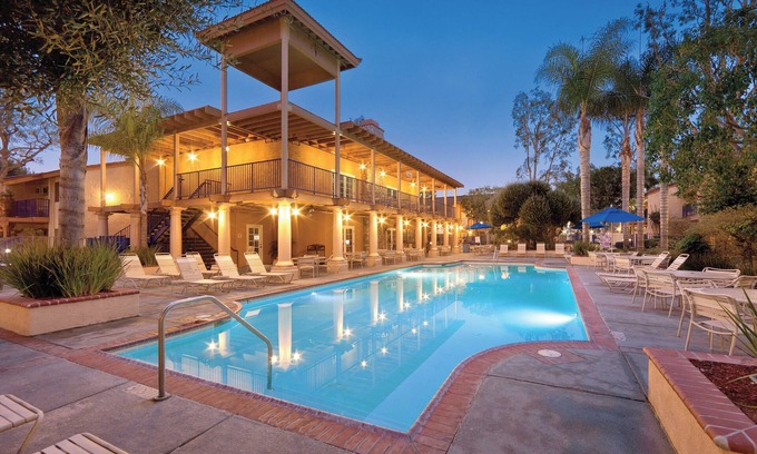 Anaheim Resort Hotel | Club Wyndham Dolphin's Cove