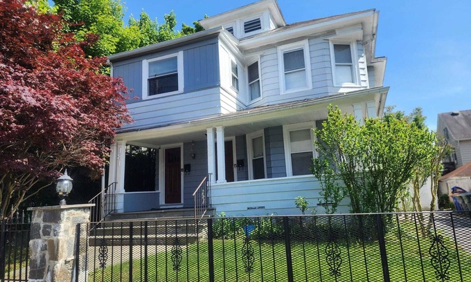 Bridgeport Apartamento | Coast Work and Rest Retreat Spacious 3-bedroom apartment, in fabulous Bridgeport