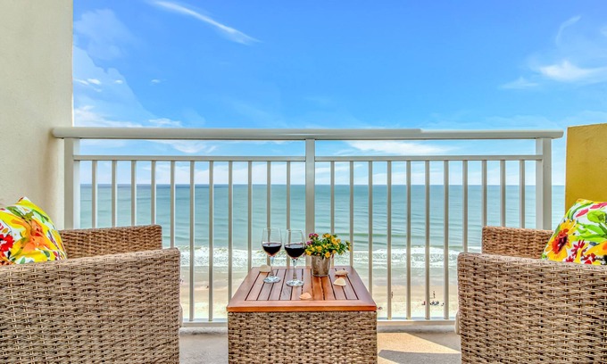 Crescent Beach Complejo | Coastal Beachfront Paradise! Resort Style Amenities With No Hidden Resort Fees!