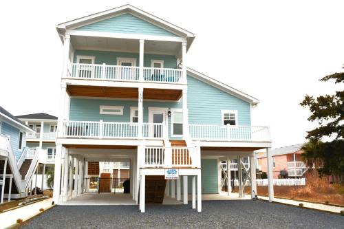 Holden Beach Casa | Coastal Chaos 303 Sand Piper Ln, home