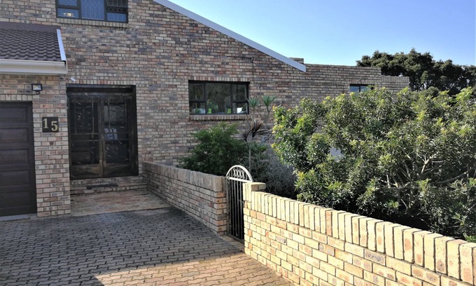 Port Elizabeth Casa | Coastal Haven 4