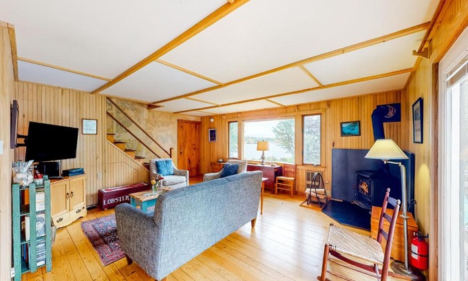 Southwest Harbor Casa | Cobb Nob Compound