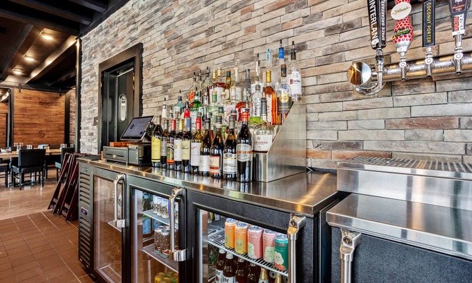 De Pere Hotel | Cobblestone Hotel & Suites - De Pere/Green Bay