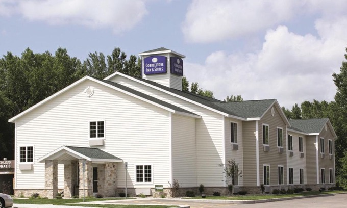 Brillion Hotel | Cobblestone Inn & Suites - Brillion