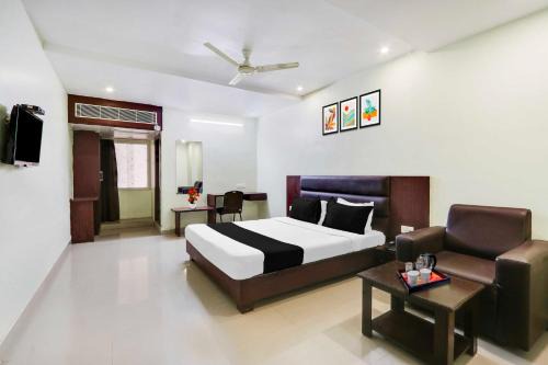 Gudivada Hotel | Collection O Nandamuri Taraka Ramarao Stadium Gudivada