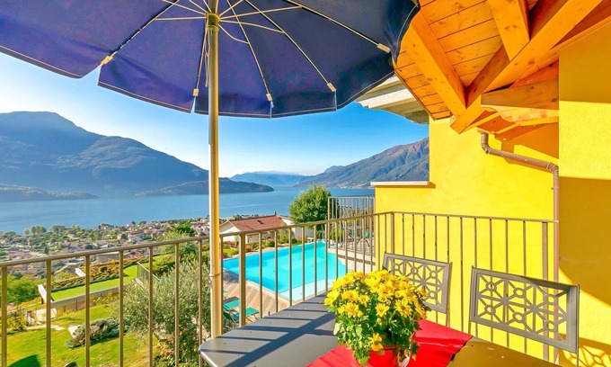 Vercana Apartamento | Collina Frantoio Holiday Apartment with Pool