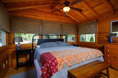 Ephraim Casa | Collings Log House by Simple Life Rentals