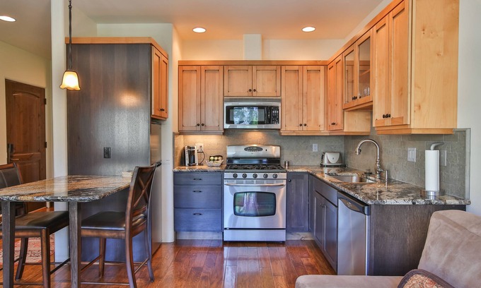 Hood River Hotel | Columbia Cliff Villas Hotel